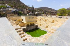 Panna Meena ka Kund